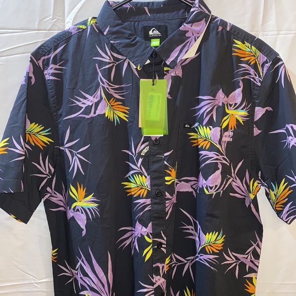 NWT!!Quiksilver Mens Classic Button Up Hawaiian Shirt Size Medium - Picture 4 of 5